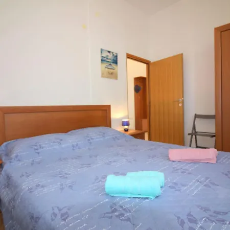 Ema In Ruhiger Lage Mit Parkplatz Im Hof * Porec