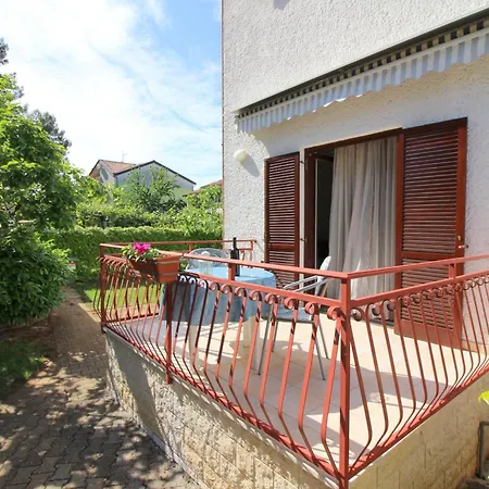 Ema In Ruhiger Lage Mit Parkplatz Im Hof